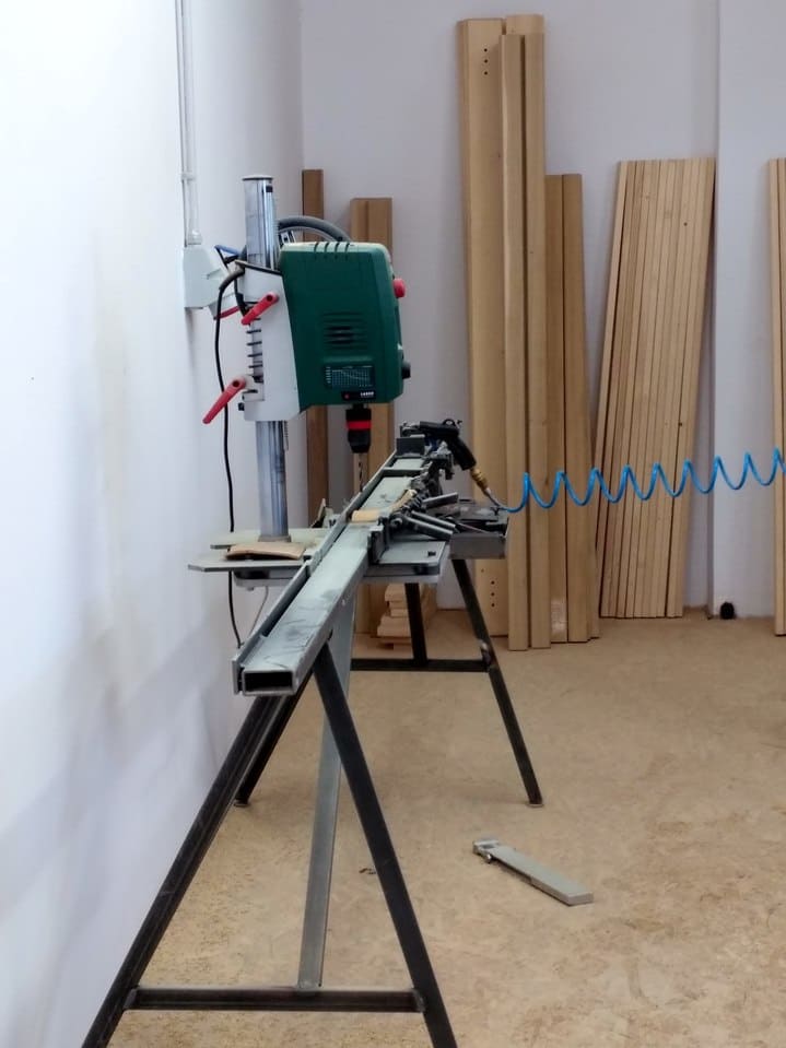 Vrtání dřevěných latí na zahradní lavičky - KovoKrab.cz