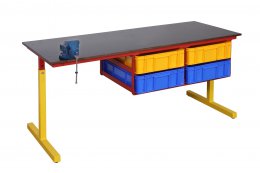 Dětský pracovní stůl 2